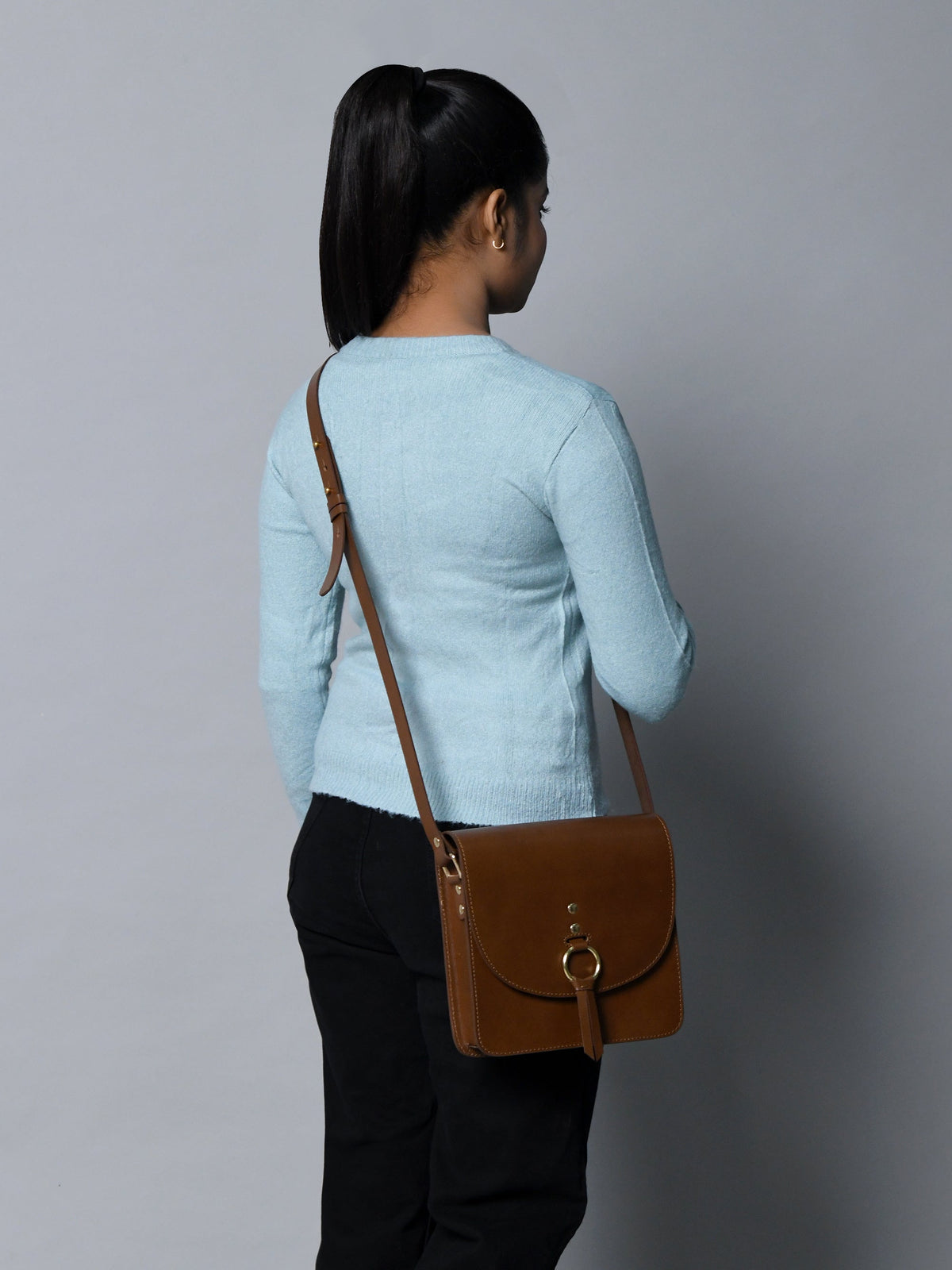 Elegance Full-Grain Buffalo Leather Crossbody Bag | Brown