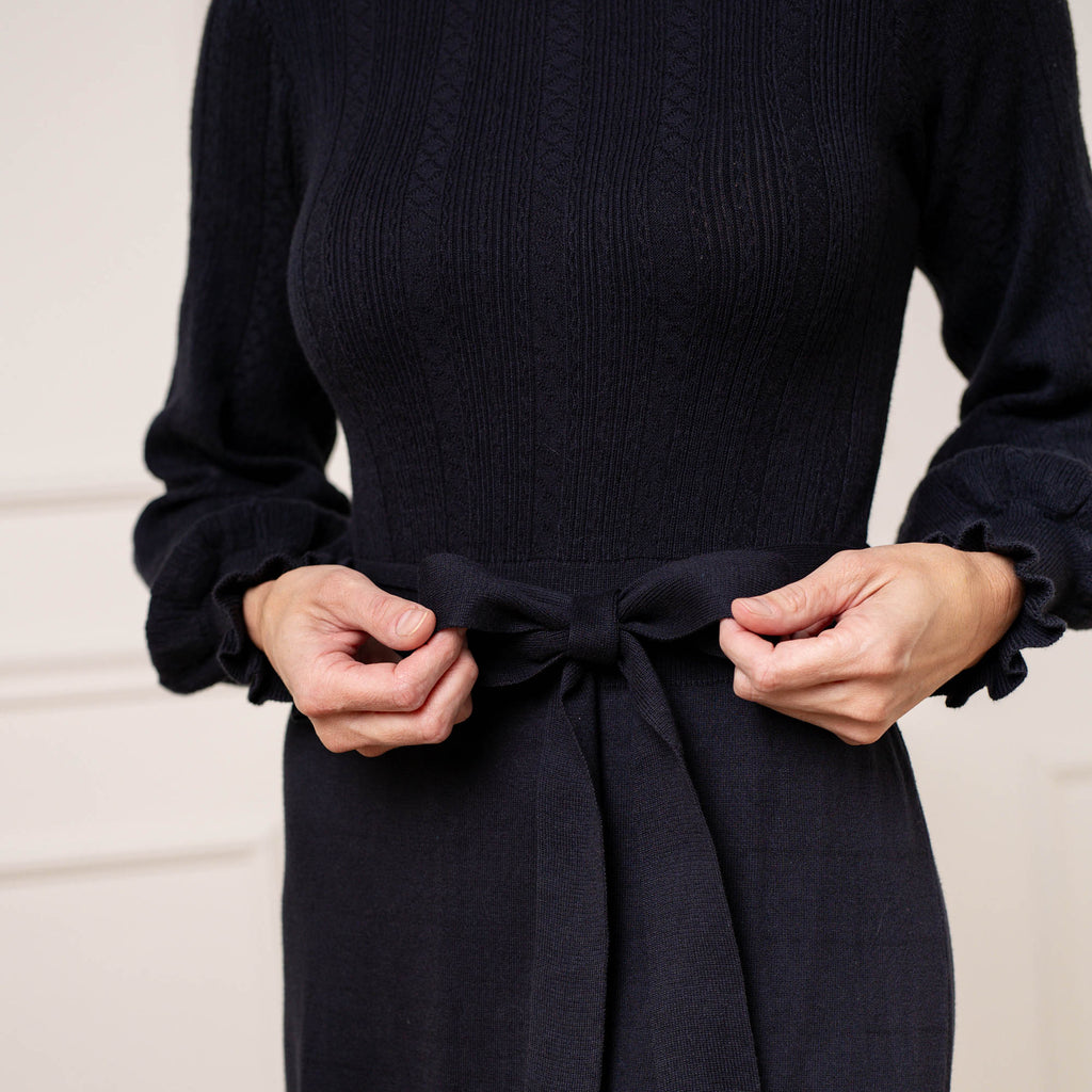 Women’s Organic Cotton Blend Cable-Knit Sweater Dress – Black