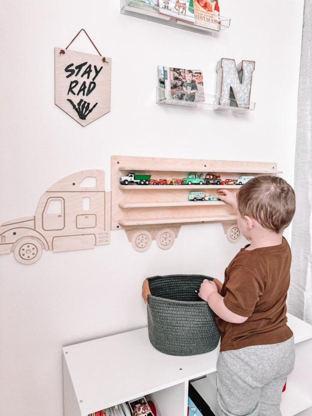 ROSCOE- Semi Truck Wall Shelf
