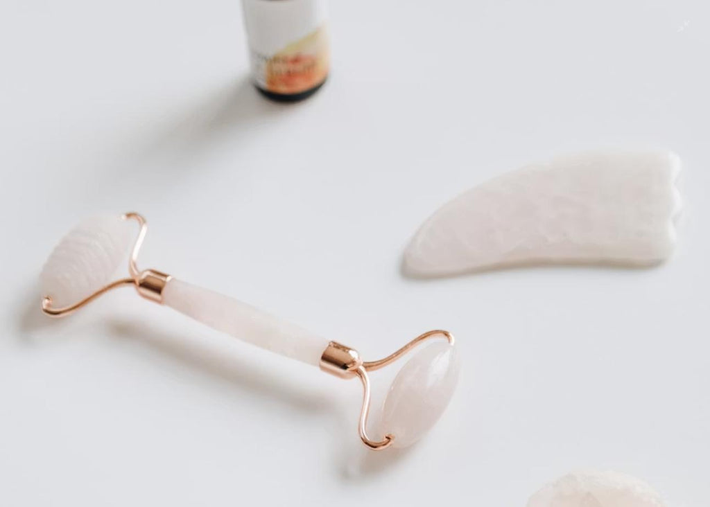 Rose Quartz Facial Roller & Gua Sha Set – Anti-Aging Crystal Beauty Tool